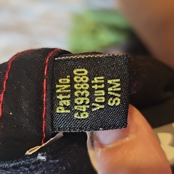 Under Armour Youth S/M Red Cap - Picture 2 of 2